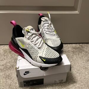 Nike Air Max 270 - Mens 9, Womens 11
